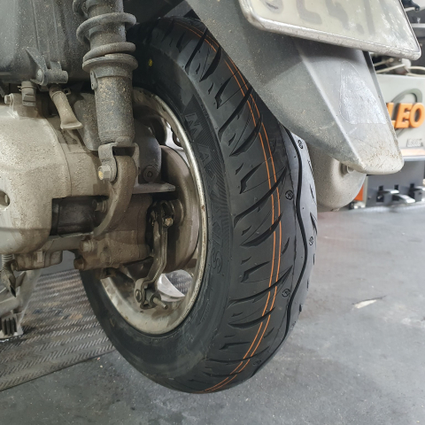 Vỏ Maxxis 100/90-10 gai MA-WGV
