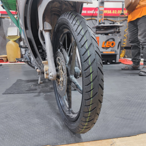 Vỏ CEAT Gripp Max 70/90-17