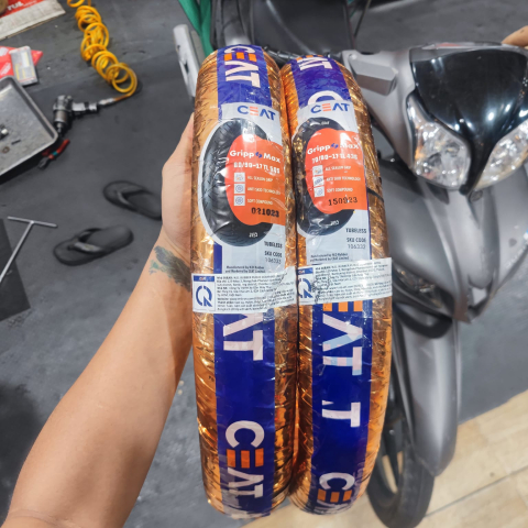Vỏ CEAT Gripp Max 70/90-17