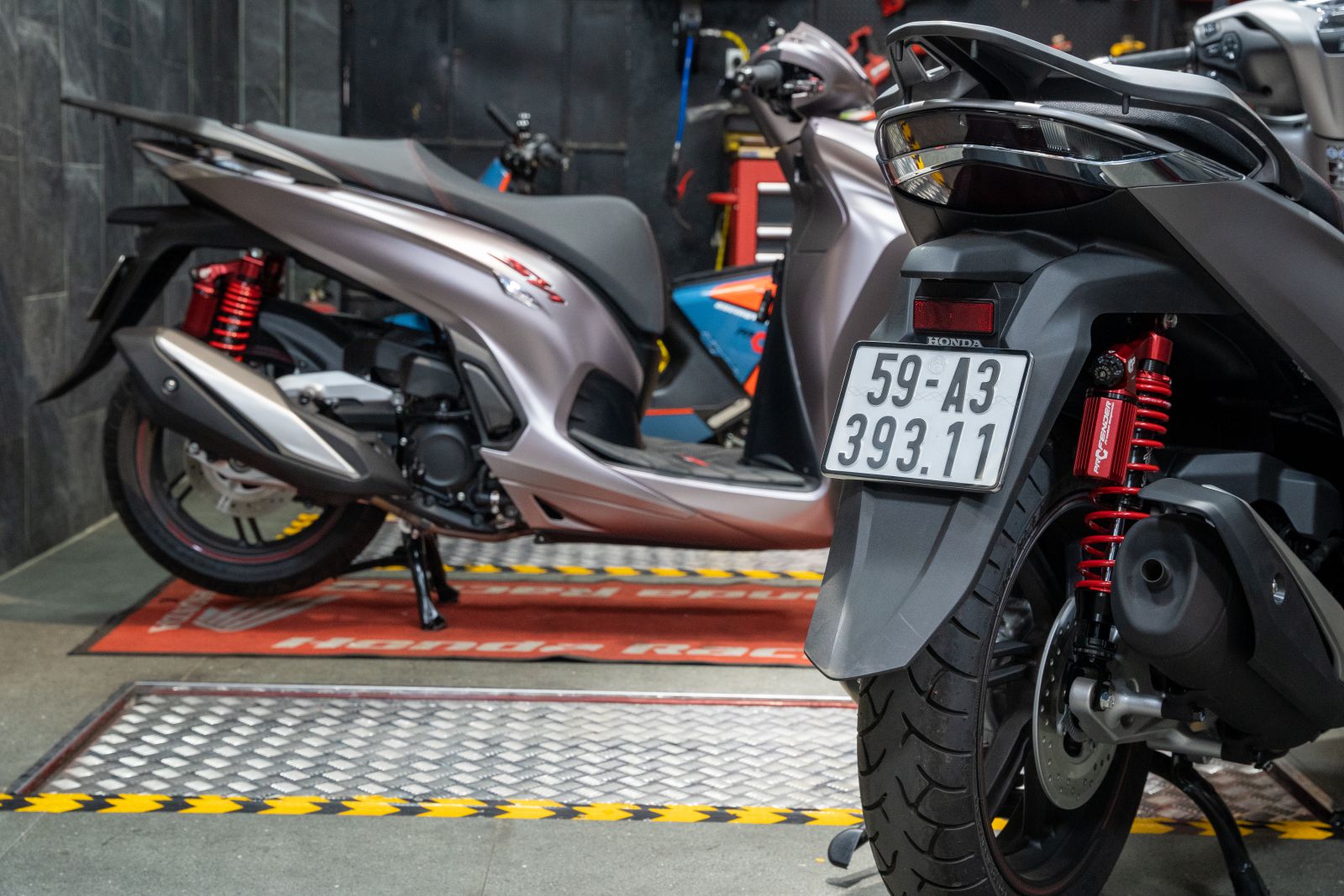 Phuộc Profender X Series cho SH 350i, SH300i cao 400mm chính hãng