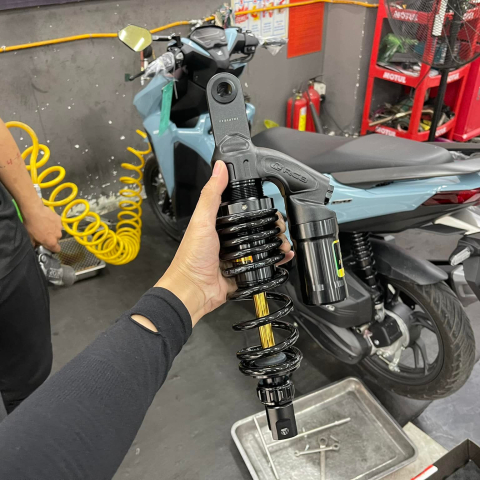 Phuộc RCB VD ty vàng cho Vario, Click chính hãng