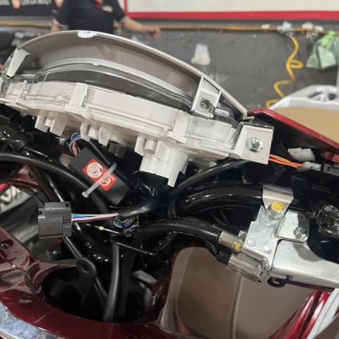 Bộ công tắc đèn Sunfa cho Lead 2020 - 2025 đèn led