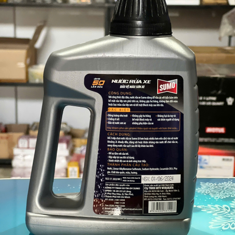 Nước rửa xe bảo vệ màu sơn Sumo