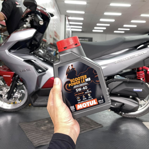 Nhớt Motul Scooter Power LE 5W40 0.8L