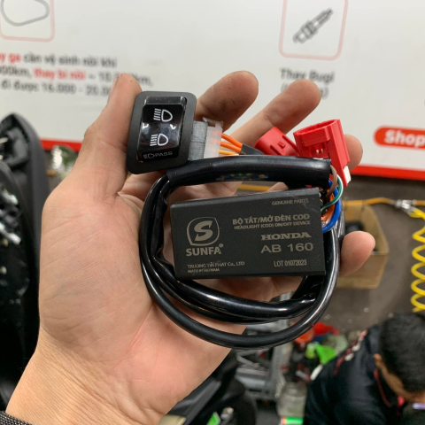 Bộ công tắc đèn Sunfa cho AirBlade 125/160 đời 2022 - 2025