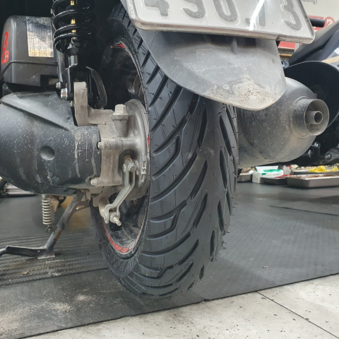 Vỏ Maxxis 110/70-12 CT1