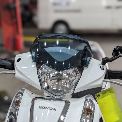 Kính chắn gió Zhi.Pat cho Lead mới 2017 - 2024 chính hãng