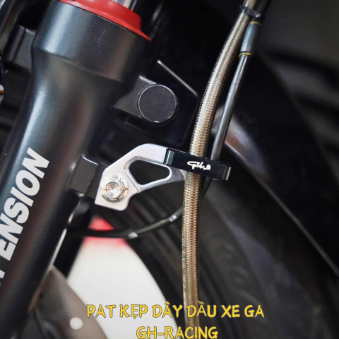Pát kẹp dây dầu GH Racing (bên trái)