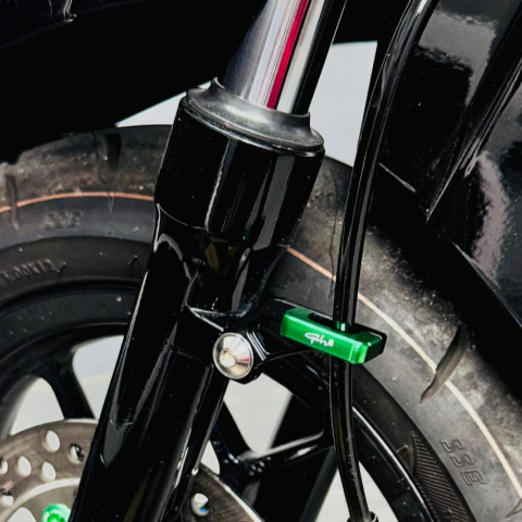 Pát kẹp dây dầu GH Racing (bên trái)