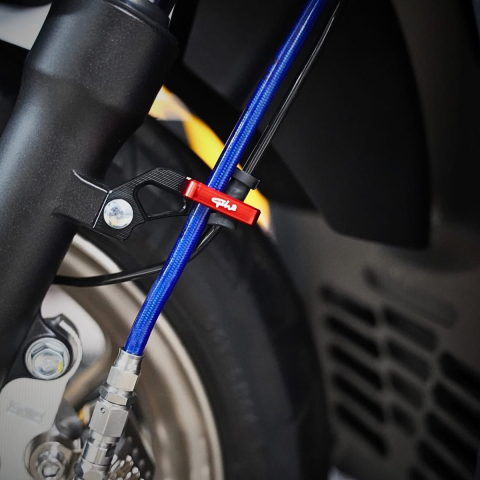 Pát kẹp dây dầu GH Racing (bên trái)