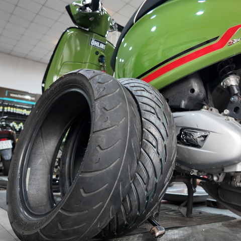 Vỏ Maxxis 120/70-12 CT1