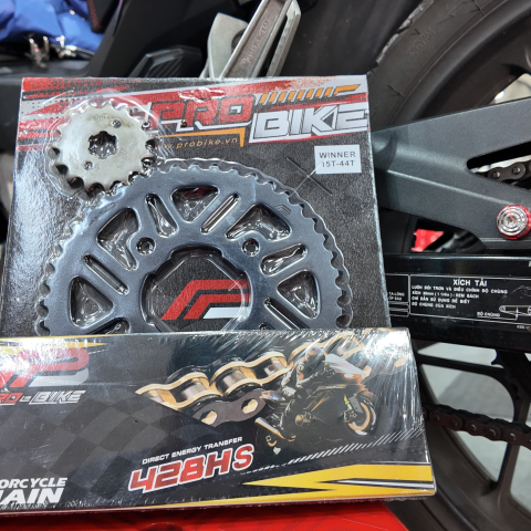 Bộ nhông sên dĩa Pro-Bike tán đúc vàng đen cho Winner (44T) 428HS