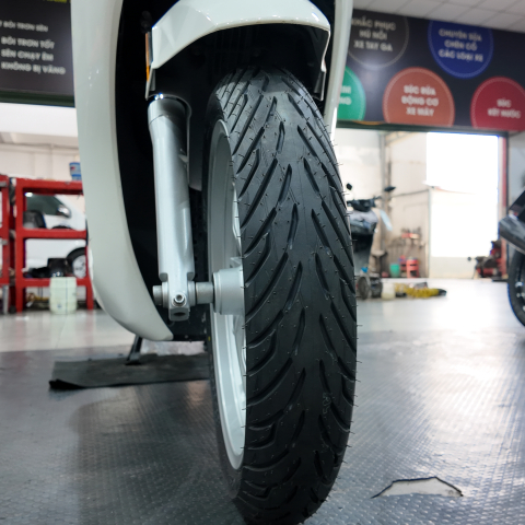 Lốp Maxxis CT1 cho SH (100/80-16 - 120/80-16)