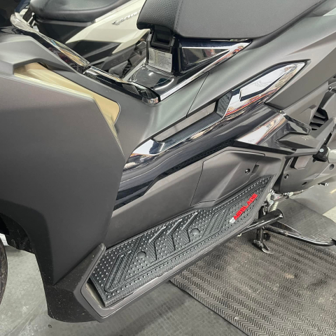 Thảm lót chân cao su Air Blade 160