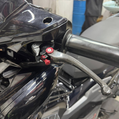 Tay thắng Carbon cho AB160