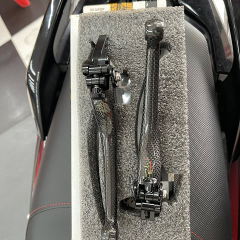 Tay thắng Carbon cho Honda Air Blade ABS 2020, PCX