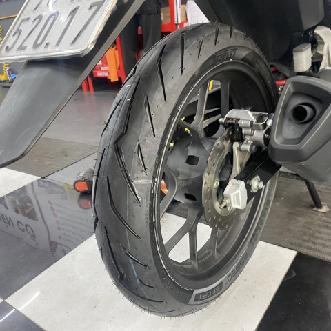 Vỏ Pirelli 120/70-17 Diablo Rosso Sport