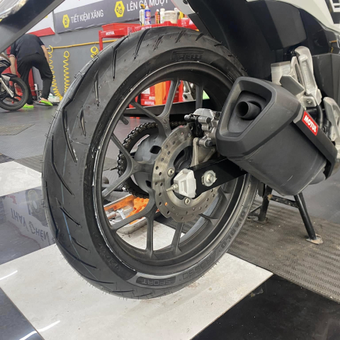 Vỏ Pirelli 120/70-17 Diablo Rosso Sport
