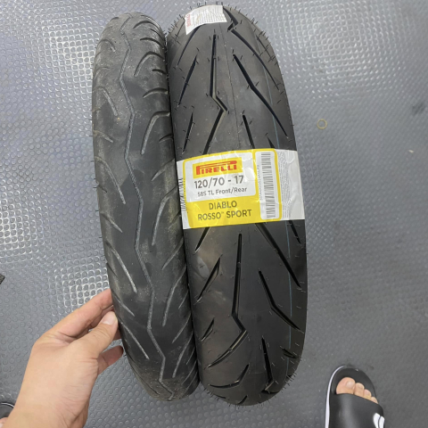 Vỏ Pirelli 120/70-17 Diablo Rosso Sport