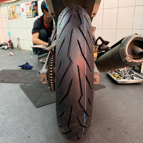 Vỏ Pirelli 120/70-17 Diablo Rosso Sport