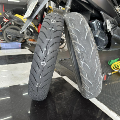 Vỏ xe Dunlop D115 size 90/90-14 