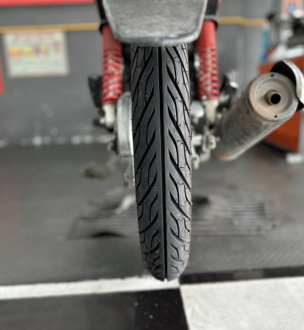 Vỏ có ruột Maxxis 80/90-17 gai xương cá