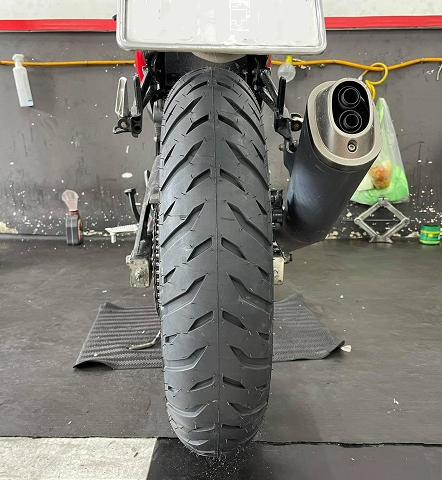 Vỏ Michelin Pilot Street 2 size 140/70-17