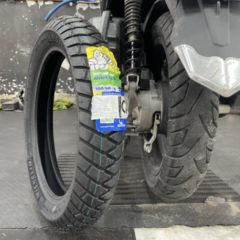 Vỏ Michelin Anakee Street 100/80-14