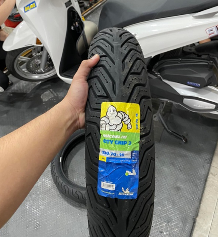 Vỏ Michelin City Grip 2  size 130/70-16