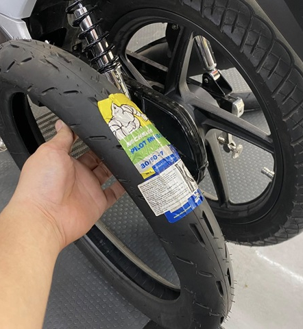 Vỏ Michelin Pilot Moto GP 80/90-17