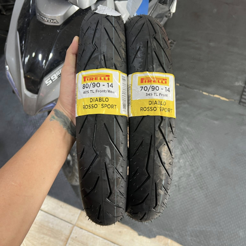 Vỏ Pirelli 70/90-14 Diablo Rosso Sport