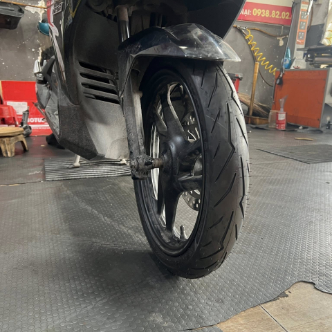 Vỏ Pirelli 70/90-14 Diablo Rosso Sport