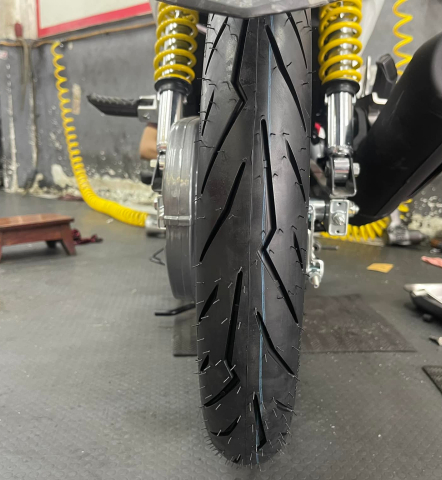 Vỏ Pirelli 80/90-17 Diablo Rosso Sport