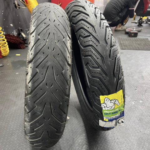 Vỏ Michelin City Grip 2 size 110/80-14