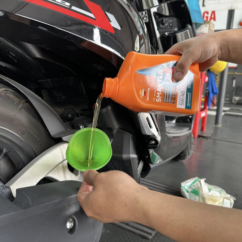 Nhớt Repsol Smarter Scooter 4T 5W-40 0,8L