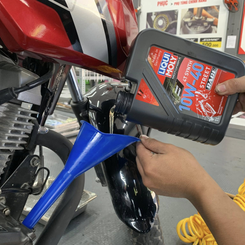 Nhớt Liqui Moly 4T Synth 10W40 Street Race 1L