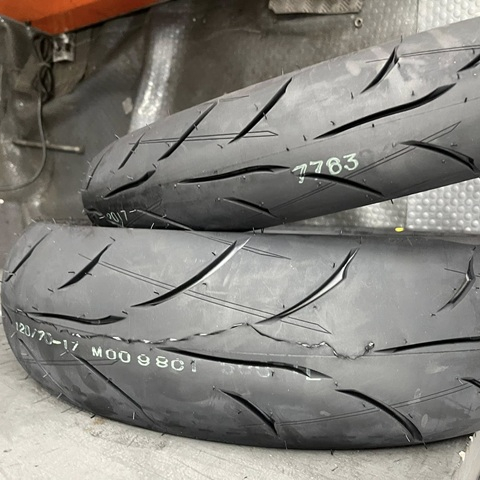 Vỏ Maxxis 120/70-17 Victra M0098CT
