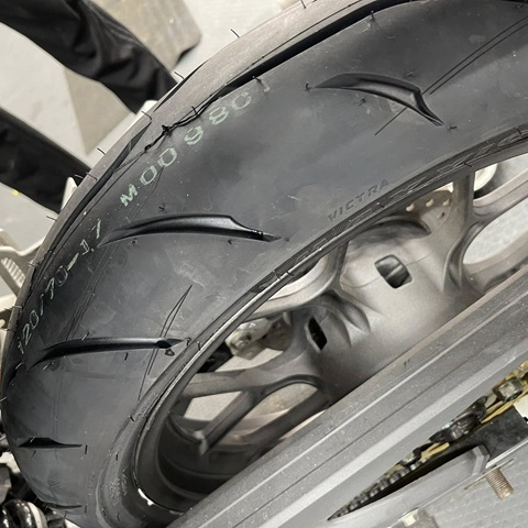 Vỏ Maxxis 120/70-17 Victra M0098CT