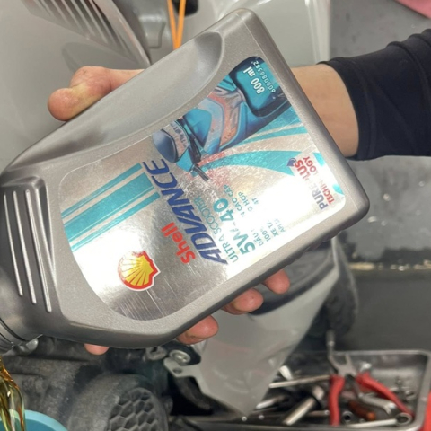 Nhớt Shell Advance Ultra Scooter 5W40 0,8L