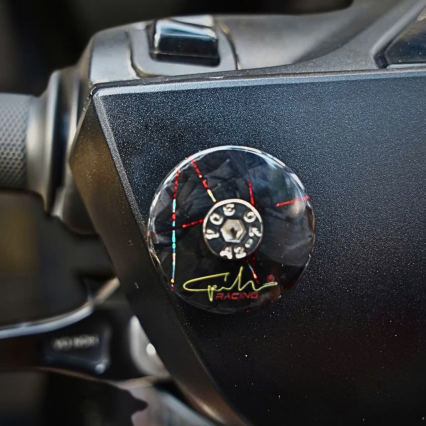Nút che chân kính GH Racing carbon sợi