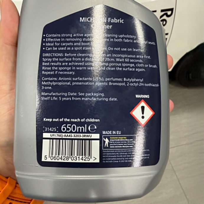 Chai vệ sinh đa năng Michelin 31425 (Fabric Cleaner) dành cho ô tô