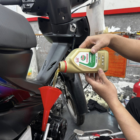 Nhớt Castrol Power 1 10W40 0,8L dành cho xe số