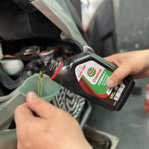 Nhớt Castrol Power 1 Ultimate Scooter 10W30 0,8L dành cho xe ga Honda