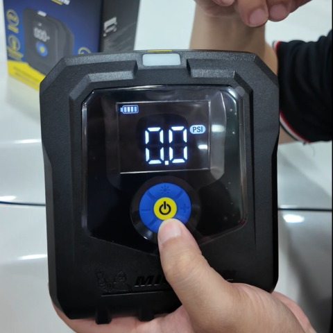Máy bơm lốp Michelin M2567 không dây chính hãng