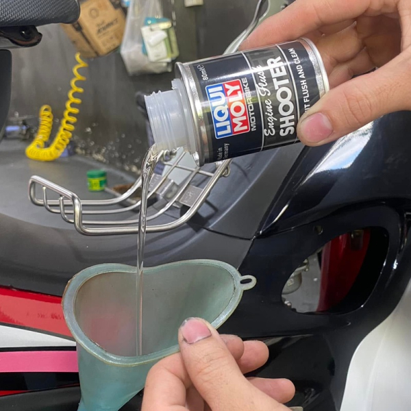 Dầu súc động cơ Liqui Moly Engine Flush