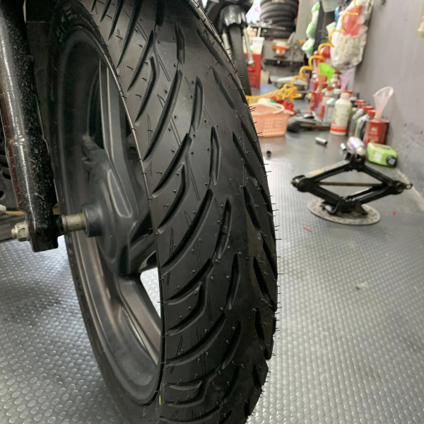 Lốp Maxxis CT1 cho SH (100/80-16 - 120/80-16)