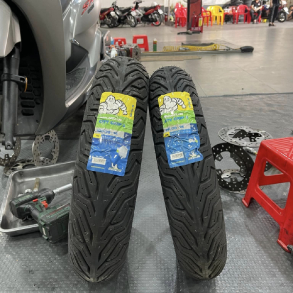 Lốp Michelin City Grip 2 (110/70-16 - 130/70-16)