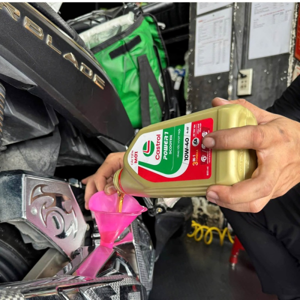 Nhớt Castrol Power 1 Scooter 10W40 0,8L dành cho xe tay ga