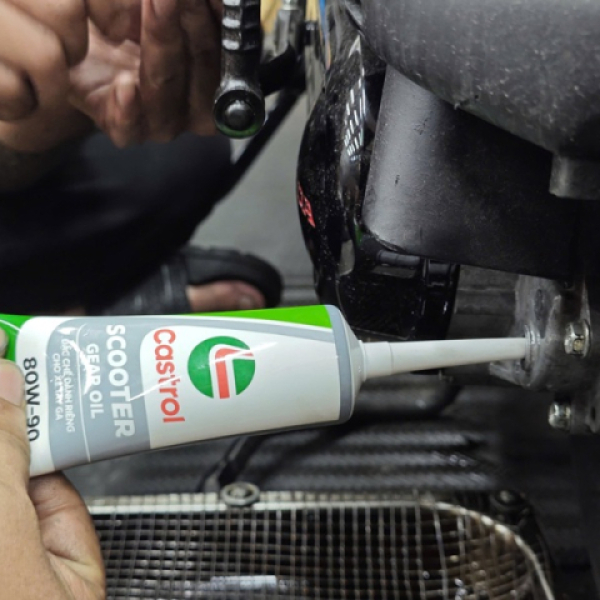 Nhớt lap (nhớt hộp số) Castrol 120ml