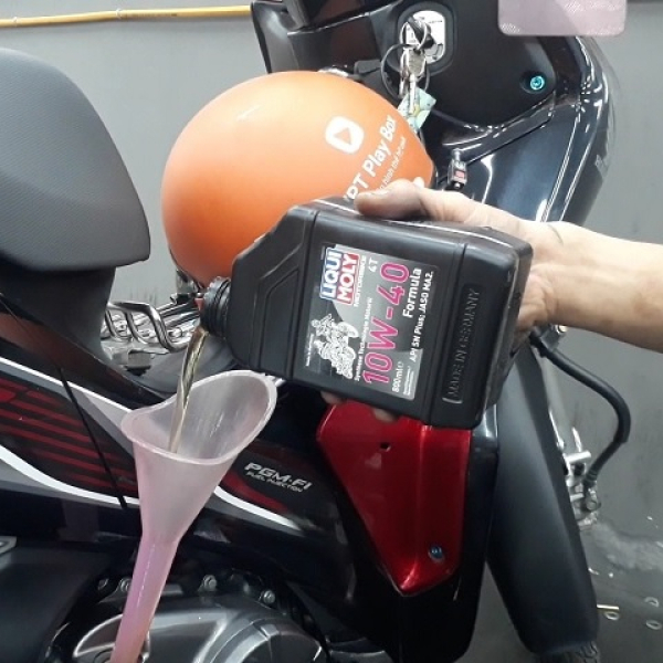 Nhớt Liqui Motorbike 10W40 Formula 0.8L
